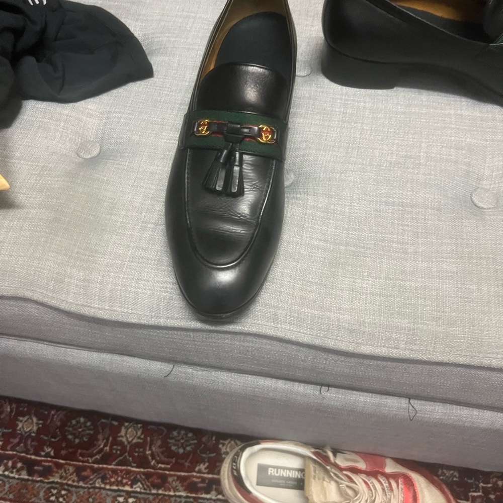 Gucci Black Leather Loafers with Green and Red Accents - Picture 4 of 4